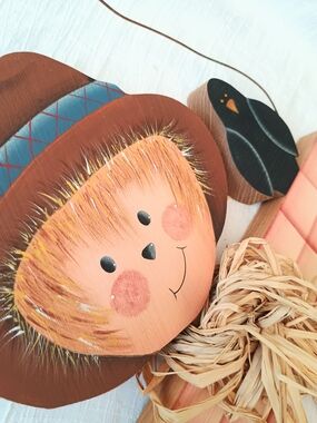 🧑🏼‍🌾 FARM CORE 🧑🏼‍🌾 VTG Handmade Folkart Style Scarecrow & Raven Hanging